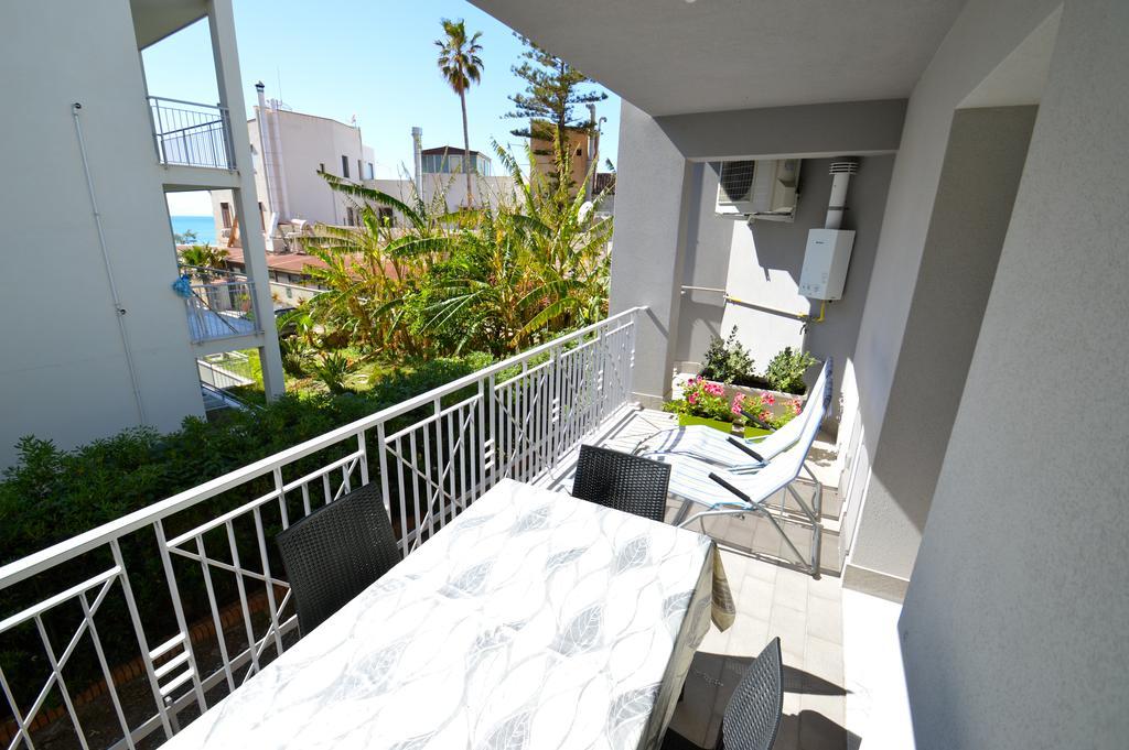 Royal Sea House Apartment Cefalu Exterior photo